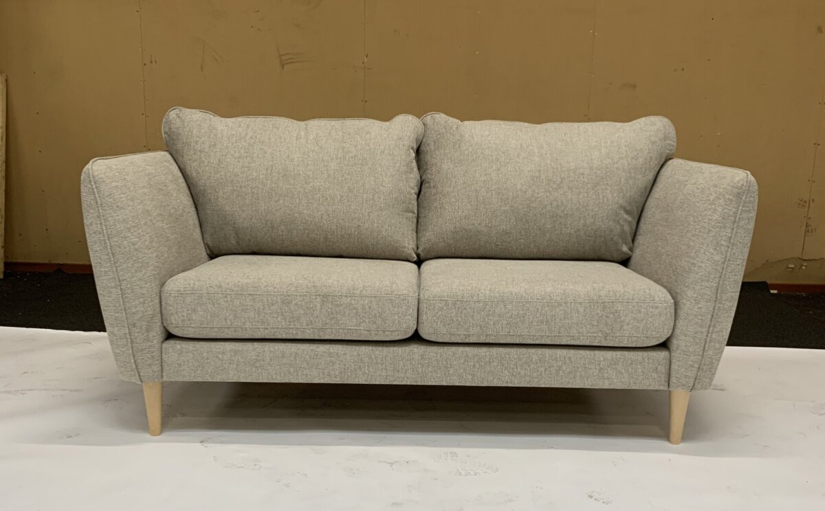 I lager: Vigen 2-sits soffa Sand