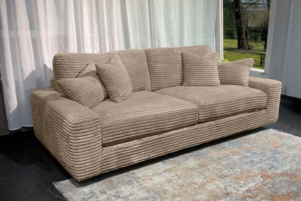 tuva-djup-ljusbrun-dunsoffa-från-burhens-i-nallebjörnmjukt-tyg-teddy